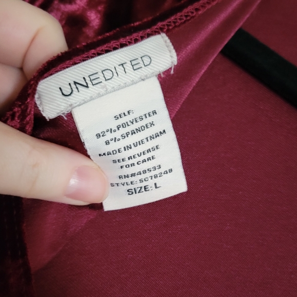 Red Velvet Long Sleeve Open Back Mini Dress - Picture 4 of 4